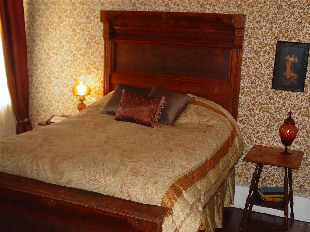 The Historic Hotel Leger Mokelumne Hill Номер фото